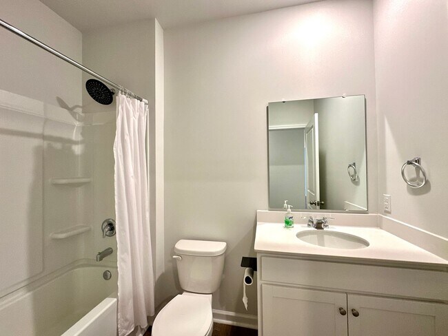 Building Photo - 3/2 home in Pine Hills in Cane Bay of Summerville!