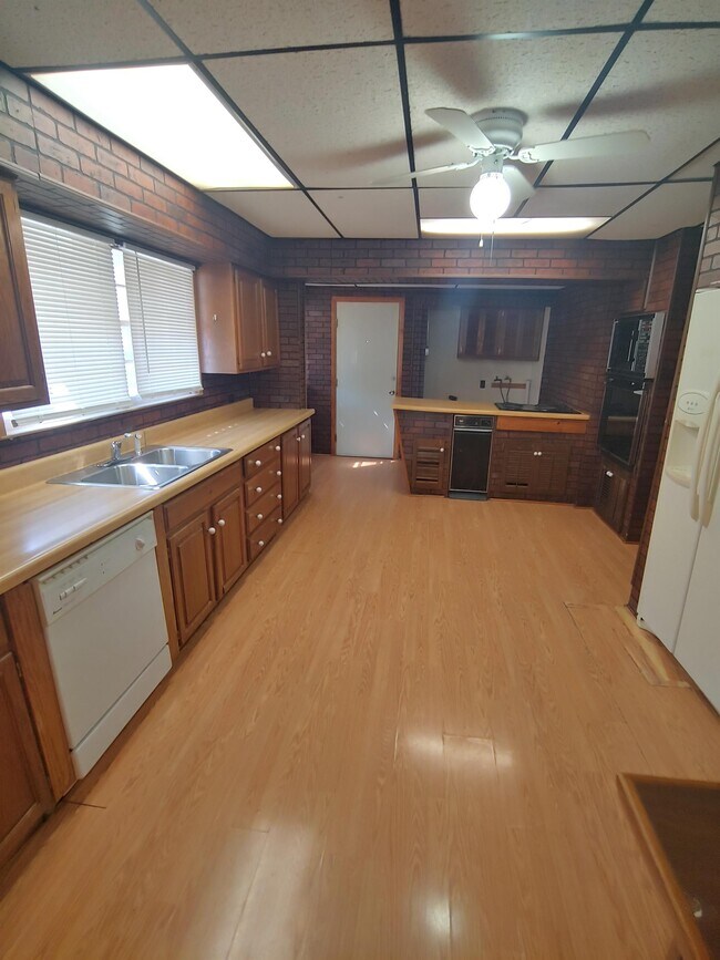 Building Photo - 707 N Joplin St