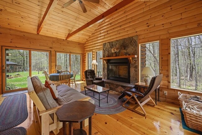 Building Photo - Peaceful Log Home Retreat – Long-Term Beck...