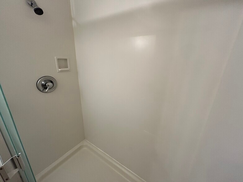 Building Photo - 4740 W Rose Ln