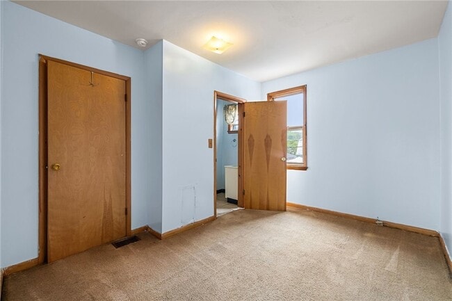 Building Photo - 1115 1/2 Church Avenue Unit