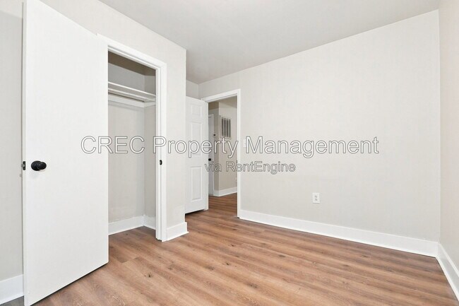 Building Photo - 1605 Pineview Rd
