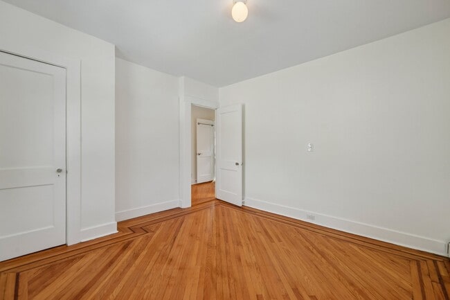 Building Photo - 42 Brookfield Rd