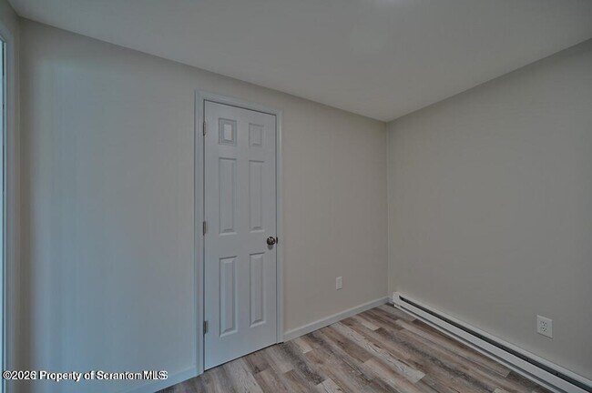 Building Photo - 200 Center St