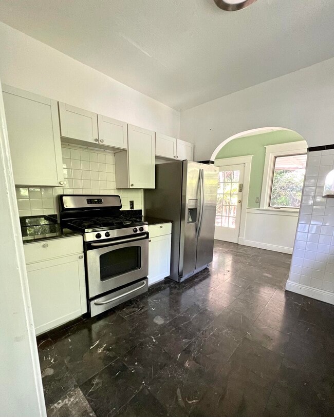 Building Photo - 5415 N Flagler Dr