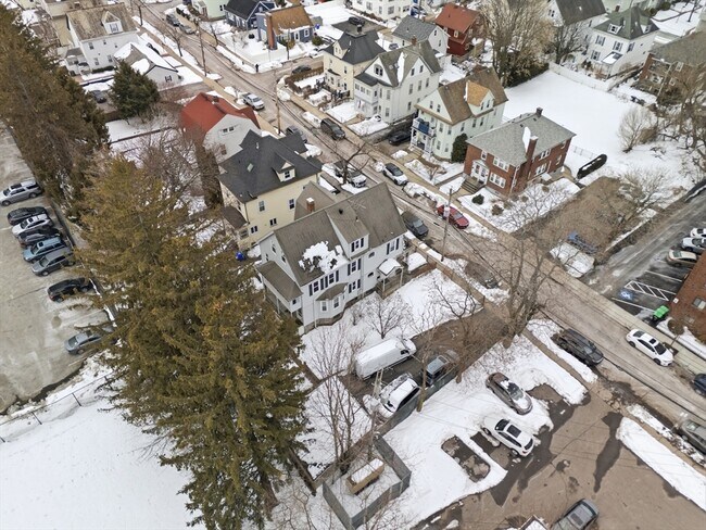 Building Photo - 111 Dustin St