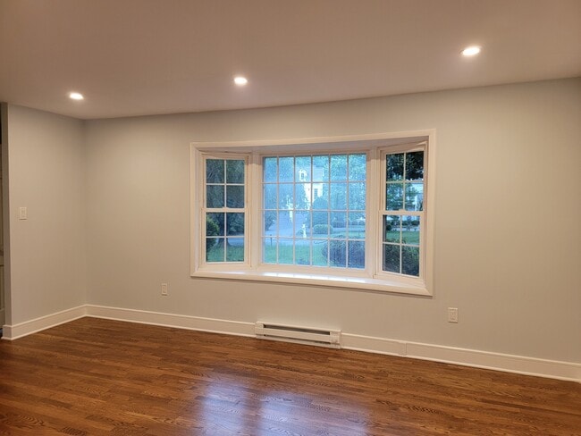 Building Photo - 10617 Good Spring Ave