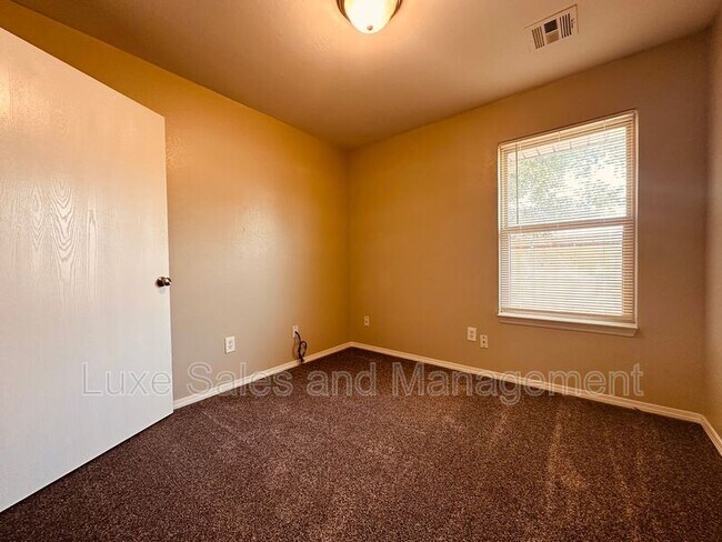 Building Photo - 3615 Janus