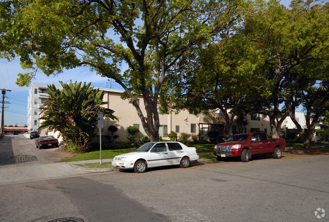 Primary Photo - 3851 Keystone Ave