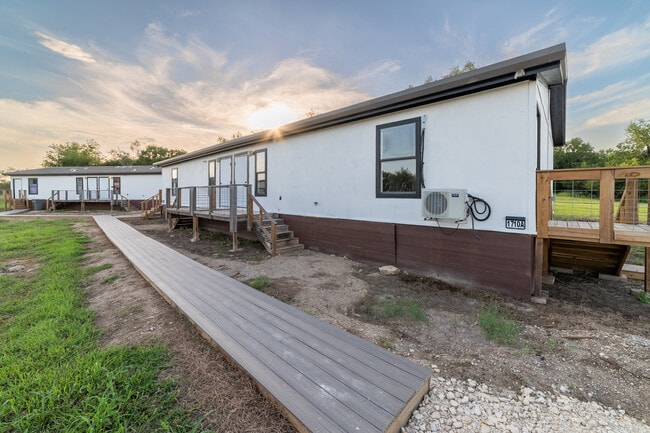 Building Photo - 1710 Private Rd 4352