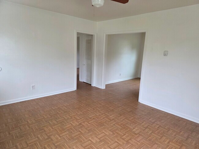 Building Photo - 651 Plater St