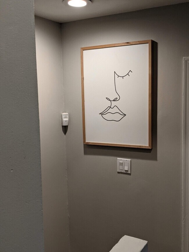 HALLWAY - 1834 Brandywine St