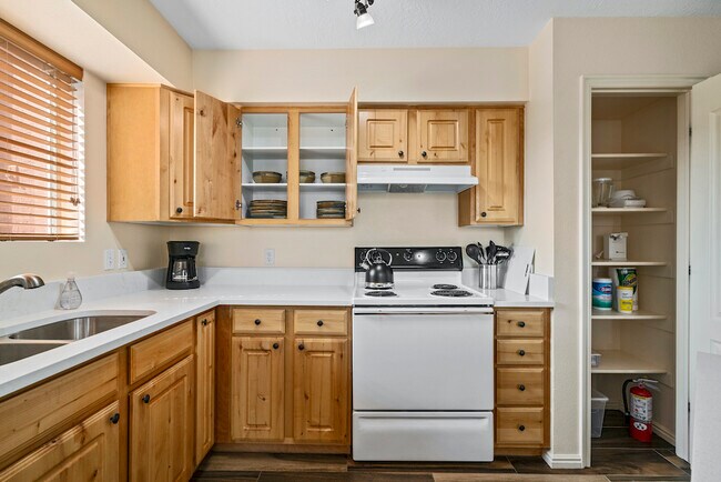 Amenity Start Up Package - 1800 Fox Bay Dr