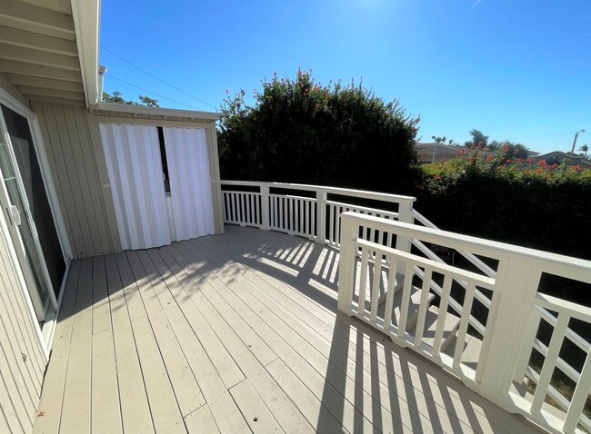 Building Photo - Downtown Home with Large Deck and OCEAN VIEWS!