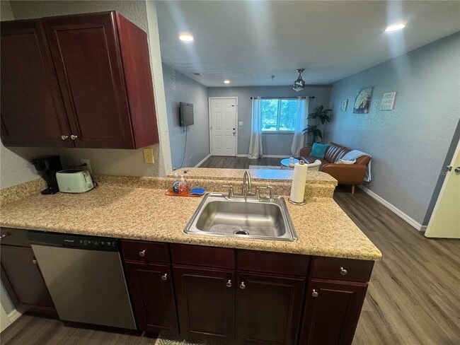 Building Photo - 10265 Gandy Blvd N