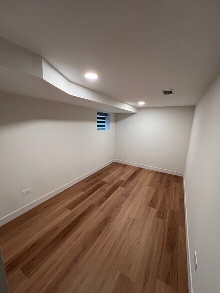 Building Photo - 103 N Clifton Ave