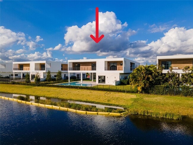 Building Photo - 16680 Botaniko Dr N