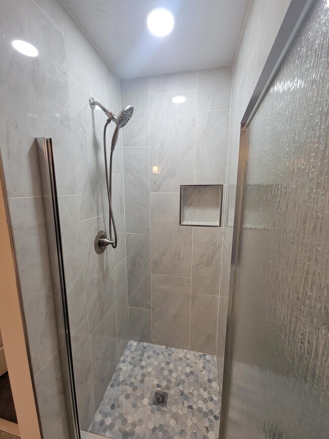 Building Photo - 8702 Castlerock Ct
