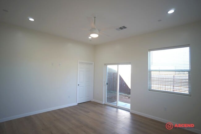 Building Photo - Brand New Home In Tehachapi!