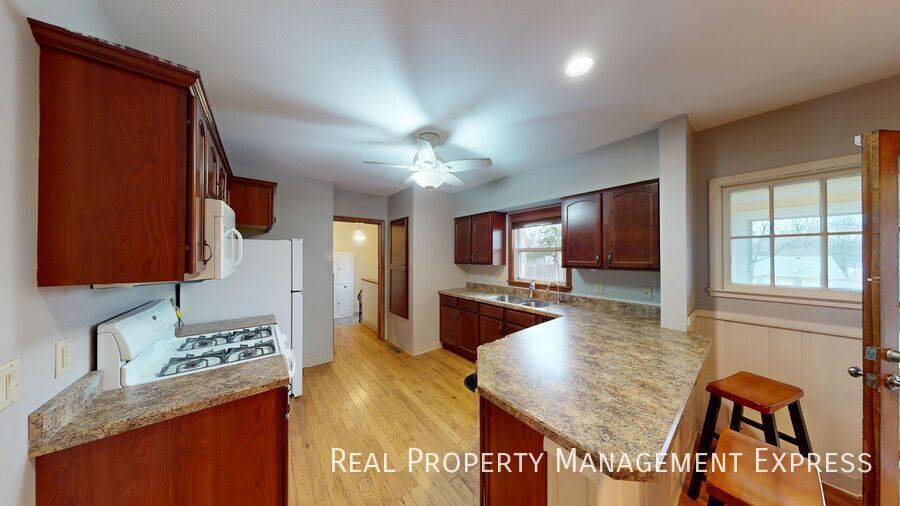 Building Photo - 4 Bedroom, 2 Bathroom Home for Rent in Sioux Falls