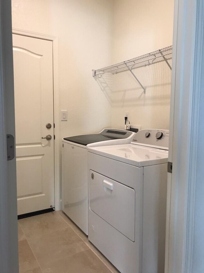 Building Photo - Home for lease in Damonte Ranch