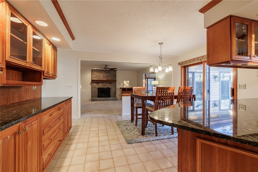 kitchen - 9 Glen Valley Dr