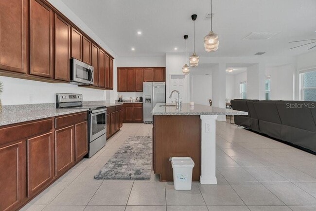 Building Photo - 12880 Westside Vlg Lp