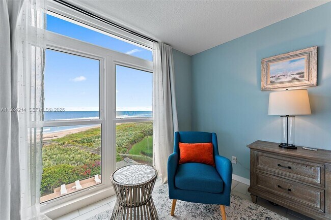 Building Photo - 669 NE Plantation Rd