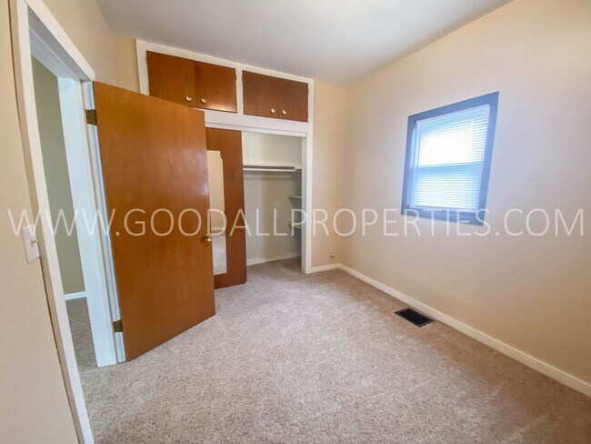 Building Photo - Charming 2 Bed, 2 Bath Home Available in Adel