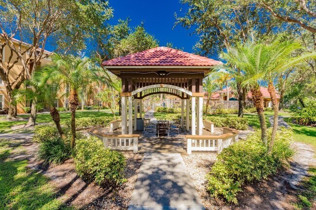 Primary Photo - 5024 Lantana Rd