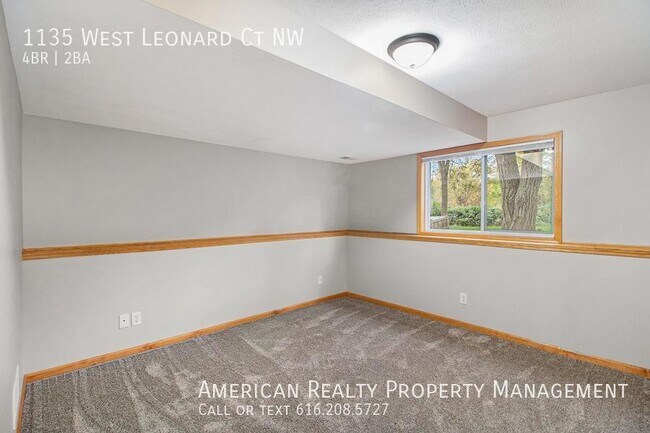 Building Photo - 1135 W Leonard Ct