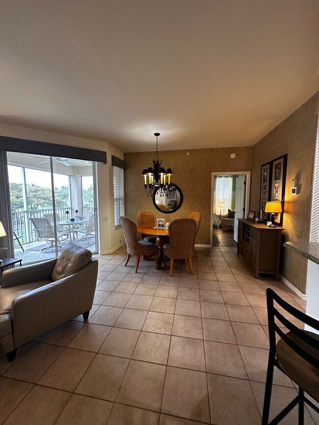 Building Photo - 9170 Southmont Cove
