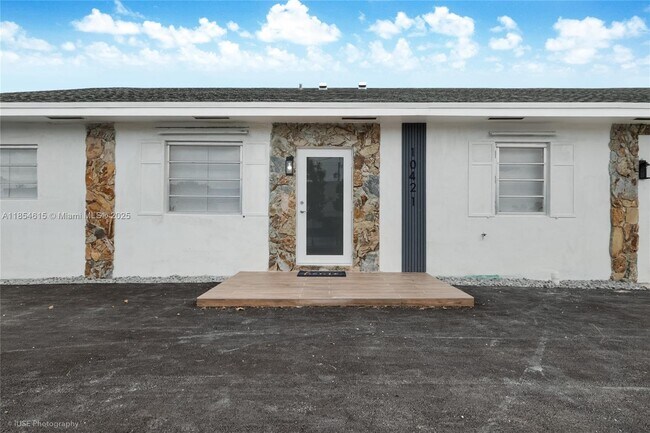 Building Photo - 10421 SW 184th St