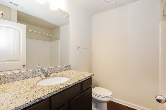 Building Photo - 40 Camden Pl