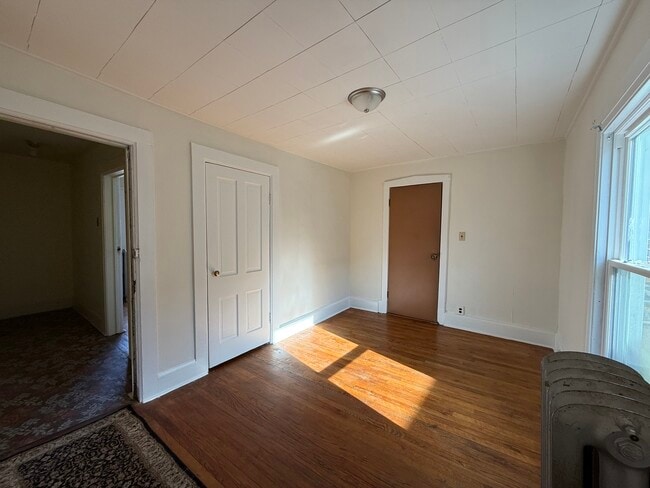 Building Photo - 2053 N Kenneth Ave