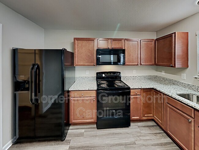 Building Photo - 3028 Desmond Woods Dr