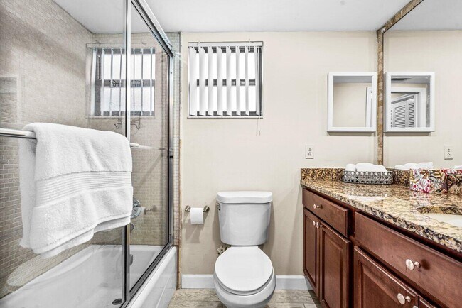 Building Photo - 11863 Wimbledon Cir