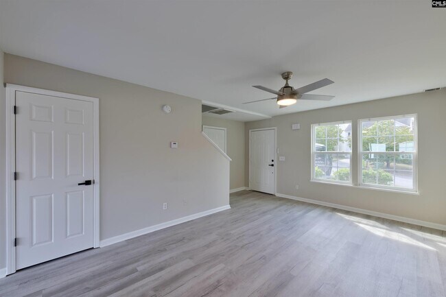 Building Photo - 104 Curvewood Rd