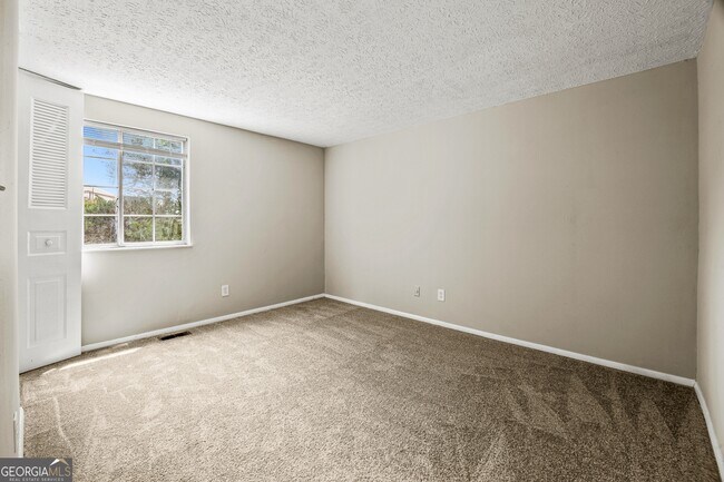 Building Photo - 5100 Rockborough Trail NW