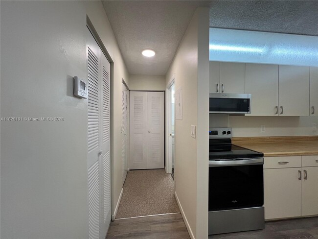 Building Photo - 21133 SW 85th Ave