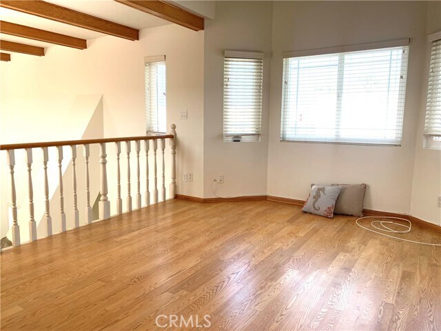 Building Photo - 425 S Catalina Ave