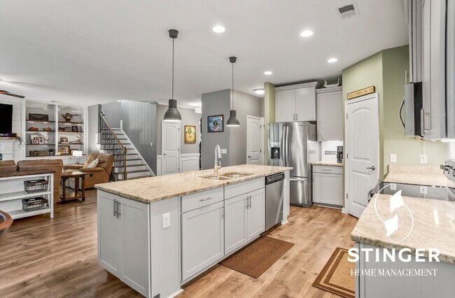 Building Photo - 100 Sago Palm Dr