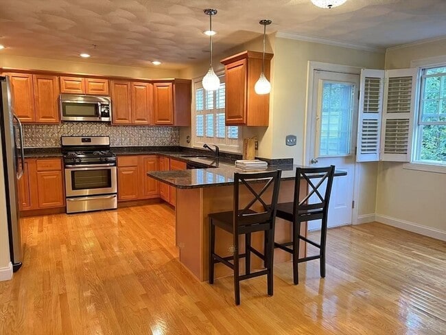 Building Photo - 36 Middlesex Ave