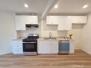 Building Photo - 1313 S Bronson Ave