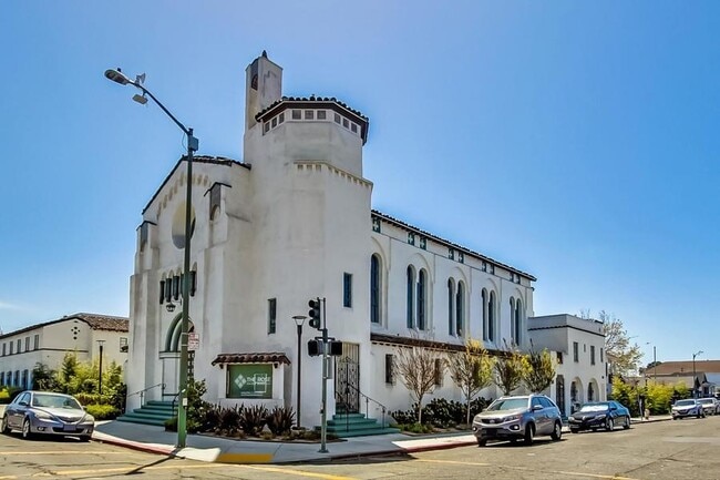 Building Photo - 1638 47th Avenue