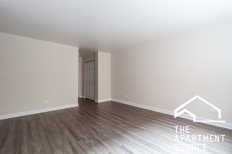 Building Photo - 6011 N Winthrop Ave