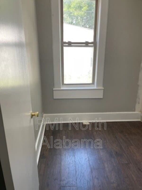 Building Photo - 1310 9th Ave SE