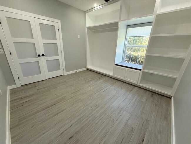 Building Photo - 6609 Ranchito Dr