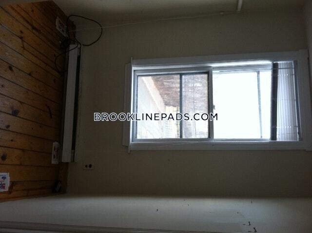 Building Photo - 14 Leverett St