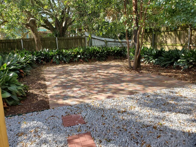 Rear yard - 8 Fontainebleau Dr